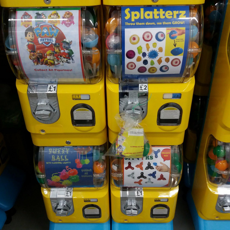 1 Vending Toy & Capsule Machine for Kids Games